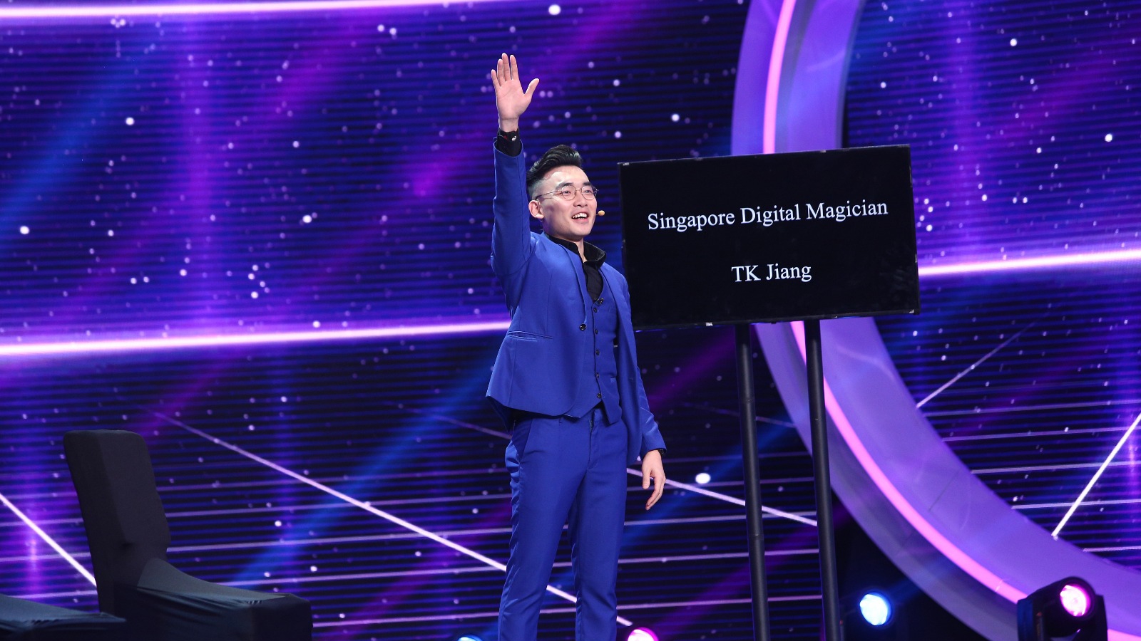 TK Jiang Is The Perfect Singapore Magician For Large-Scale Corporate & Product Launch Events